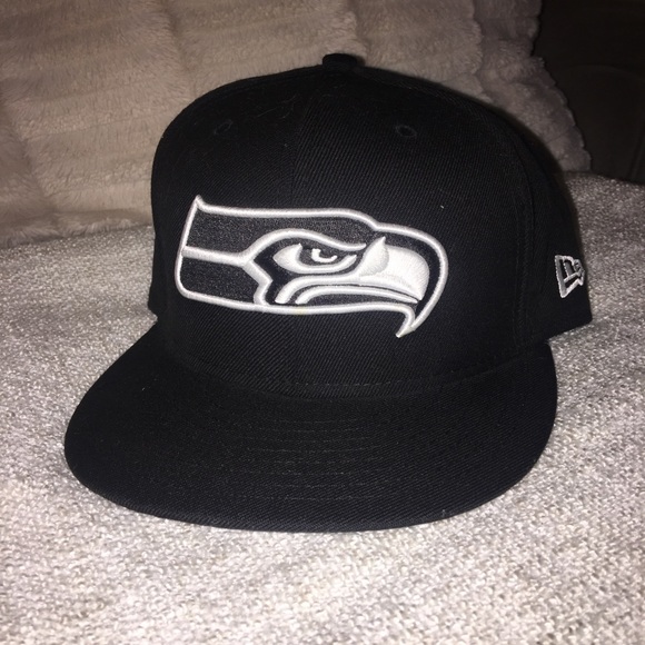 Other - NFL Seahawks black hat sz 7.5 NWOT